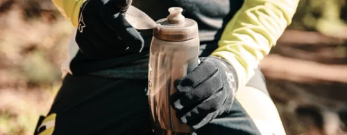 Fidlock TWIST - Gourde Vélo 590 Ml + Support Vélo Bike Base -Monde Du Velo fidlock twist gourde 590 ml support universel bike base 3 3840x2160