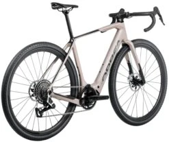 Orbea Denna M10i - 2025 15 Orbea Denna M10i - 2025 -Monde Du Velo orbea denna m10i 2025 nickel mat vue 3 3840x2160