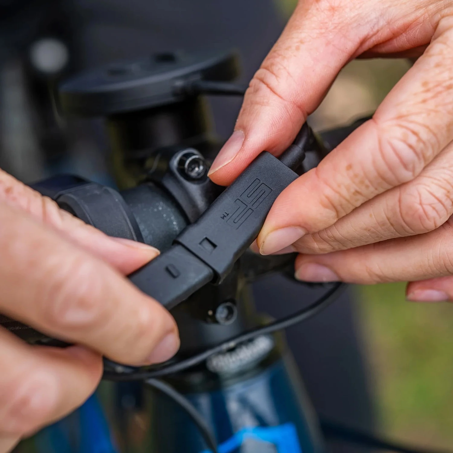 SP Connect Plus - Câble 6V DC Pour Support Avec Fonction De Charge 5 SP Connect Plus - Câble 6V DC Pour Support Avec Fonction De Charge – Image 3