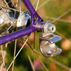 The Robert Axle Project - Adaptateur D'attelage Pour Axe à Serrage Rapide -Monde Du Velo the robert axle project kupplungsadapter schnellspanner montiert jpg 3840x2160